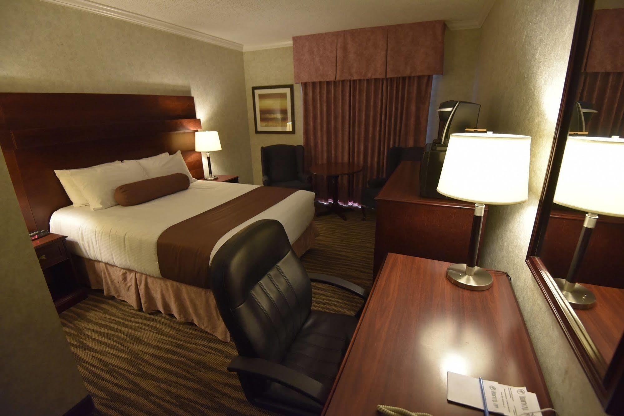 Tropical Inn - North Battleford Luaran gambar