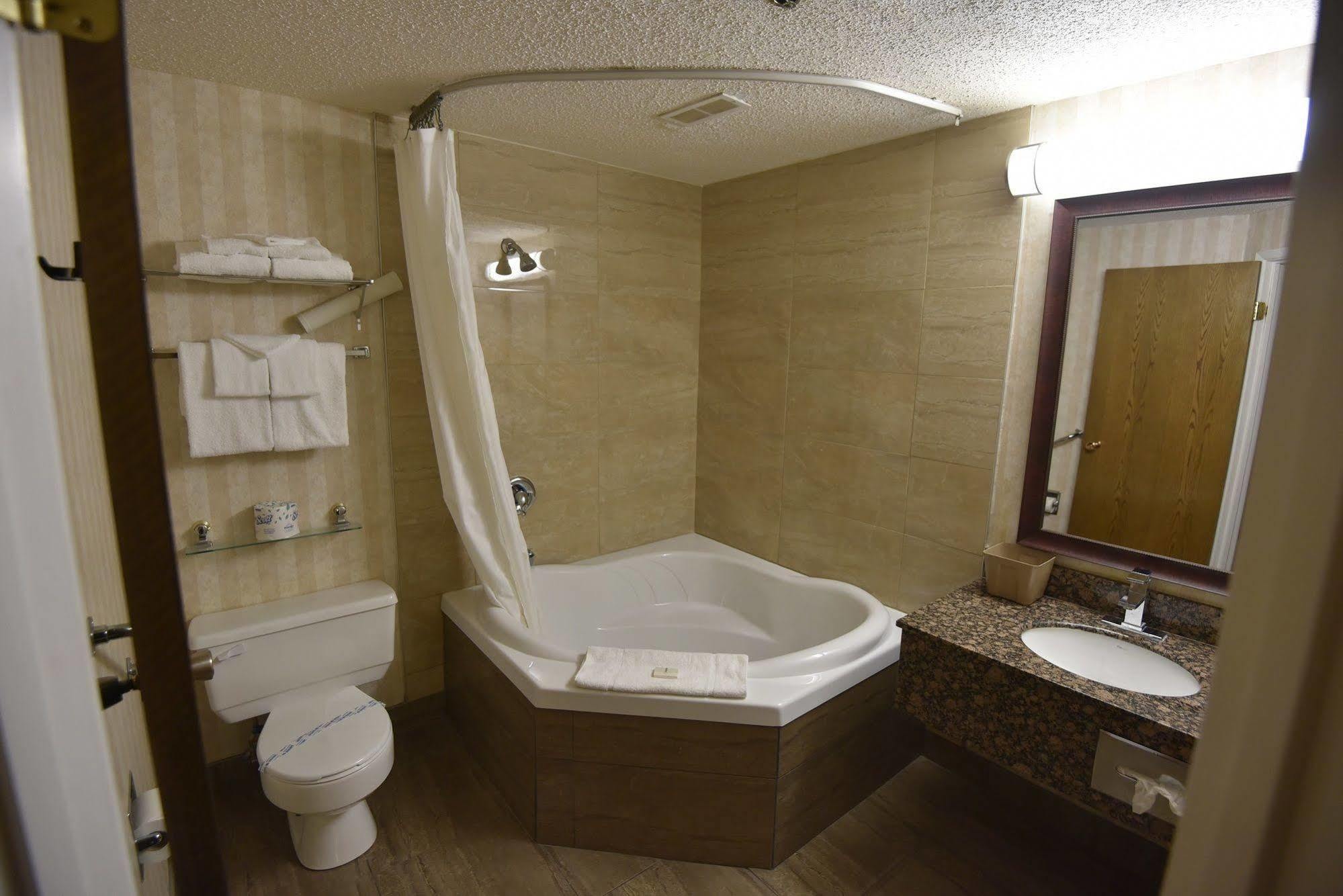 Tropical Inn - North Battleford Luaran gambar