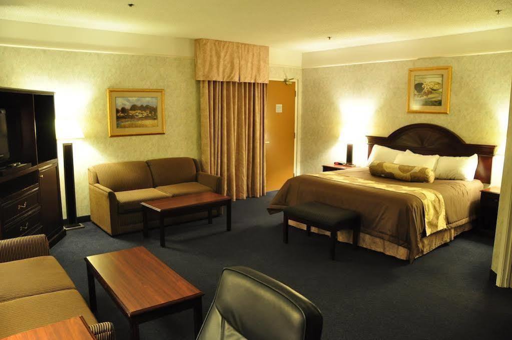 Tropical Inn - North Battleford Luaran gambar